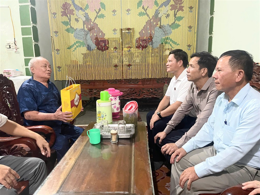 Anh-tin-bai